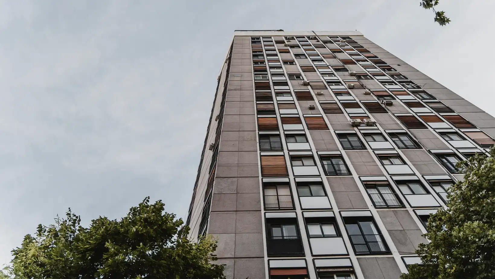 Apartamentos sin espacio exterior- Ventajas y desventajas de tener un jardín en un piso