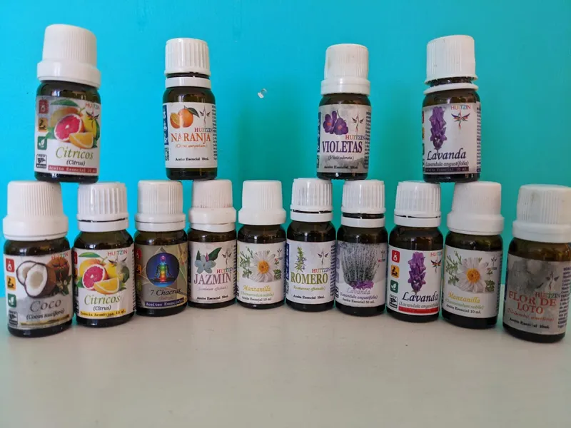 Interior de tienda naturista Aceites Esenciales Huitzin en Ciudad de México