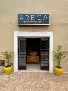 Interior de tienda naturista Areca Eco•Wellness Spot en Valladolid