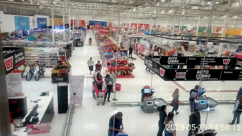 Interior de tienda naturista Casa Ley en Ciudad Obregón