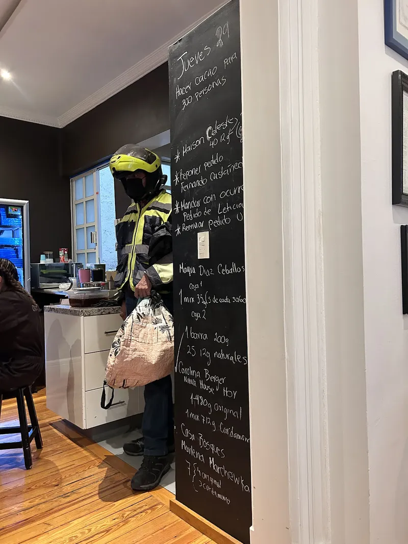 Interior de tienda naturista Casa María Cacao en Ciudad de México
