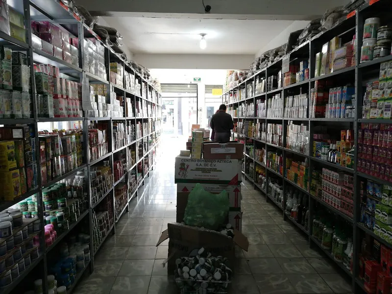 Interior de tienda naturista Centro Botánico Azteca en Saltillo
