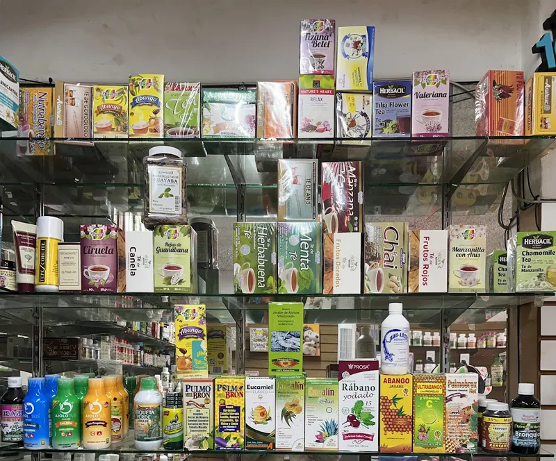 Interior de tienda naturista Centro Naturista Lindavista en Ciudad de México