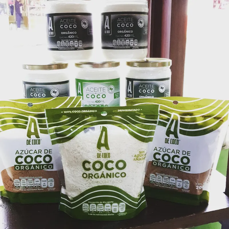 Interior de tienda naturista Concepto Natural SuperFoods en Uruapan