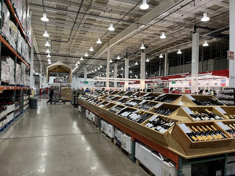 Interior de tienda naturista Costco Querétaro en Santiago de Querétaro