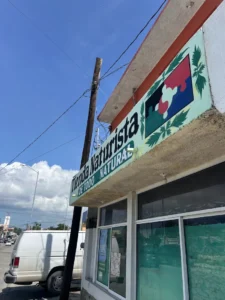 Interior de tienda naturista De Todo Natural en Cabo San Lucas