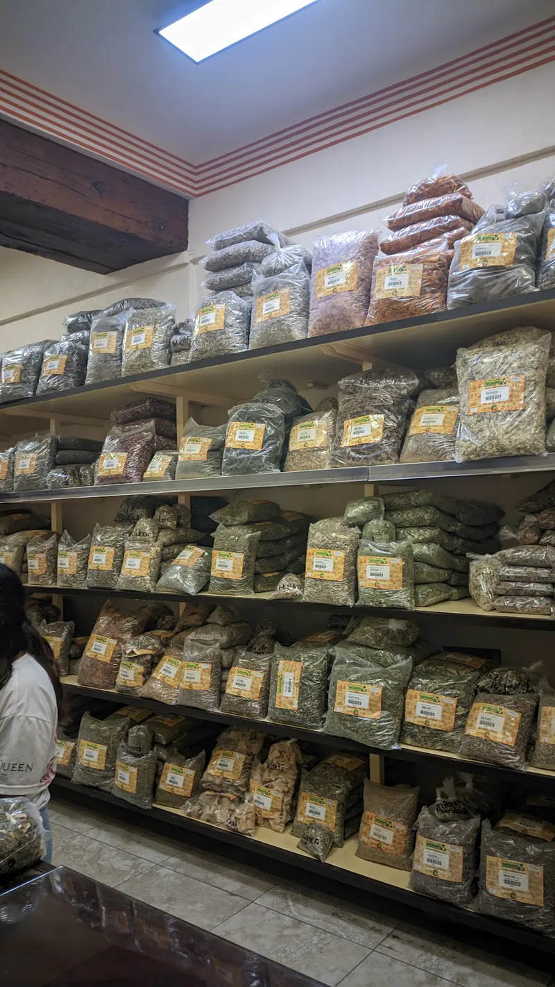 Interior de tienda naturista EL ÁNGEL DE TU SALUD MESONES en Ciudad de México