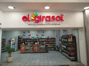 Interior de tienda naturista El Girasol en Gómez Palacio