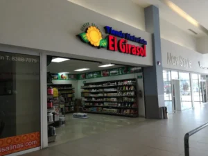 Interior de tienda naturista El Girasol Tienda Naturista en Monterrey