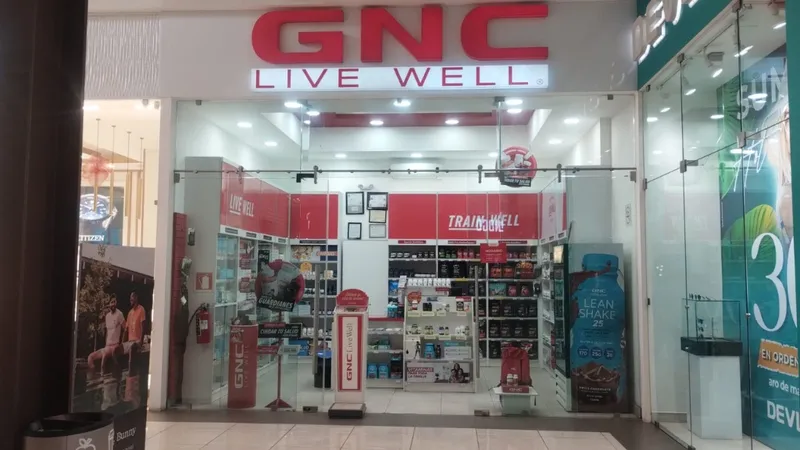 Interior de tienda naturista GNC Pradera Xela en City