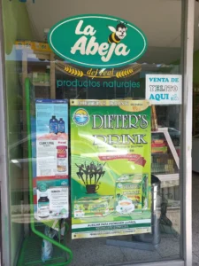 Interior de tienda naturista La Abeja del Real en San Luis Potosí