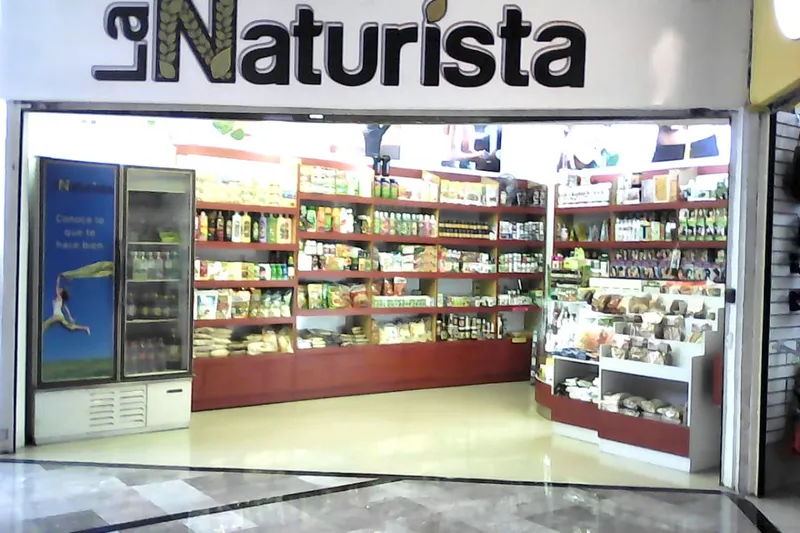 Interior de tienda naturista La Naturista en Ciudad de México