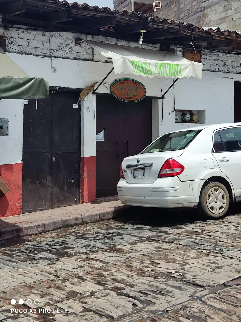 Interior de tienda naturista La Reyna tienda naturista en Valle de Bravo