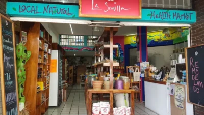 Interior de tienda naturista LA SEMILLA en Puerto Vallarta
