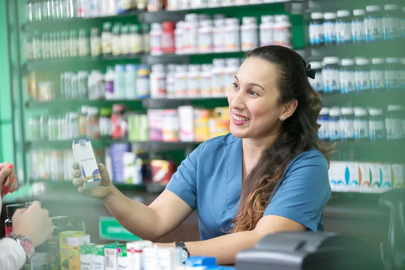 Interior de tienda naturista MOLI LA AMERICA en Medellín
