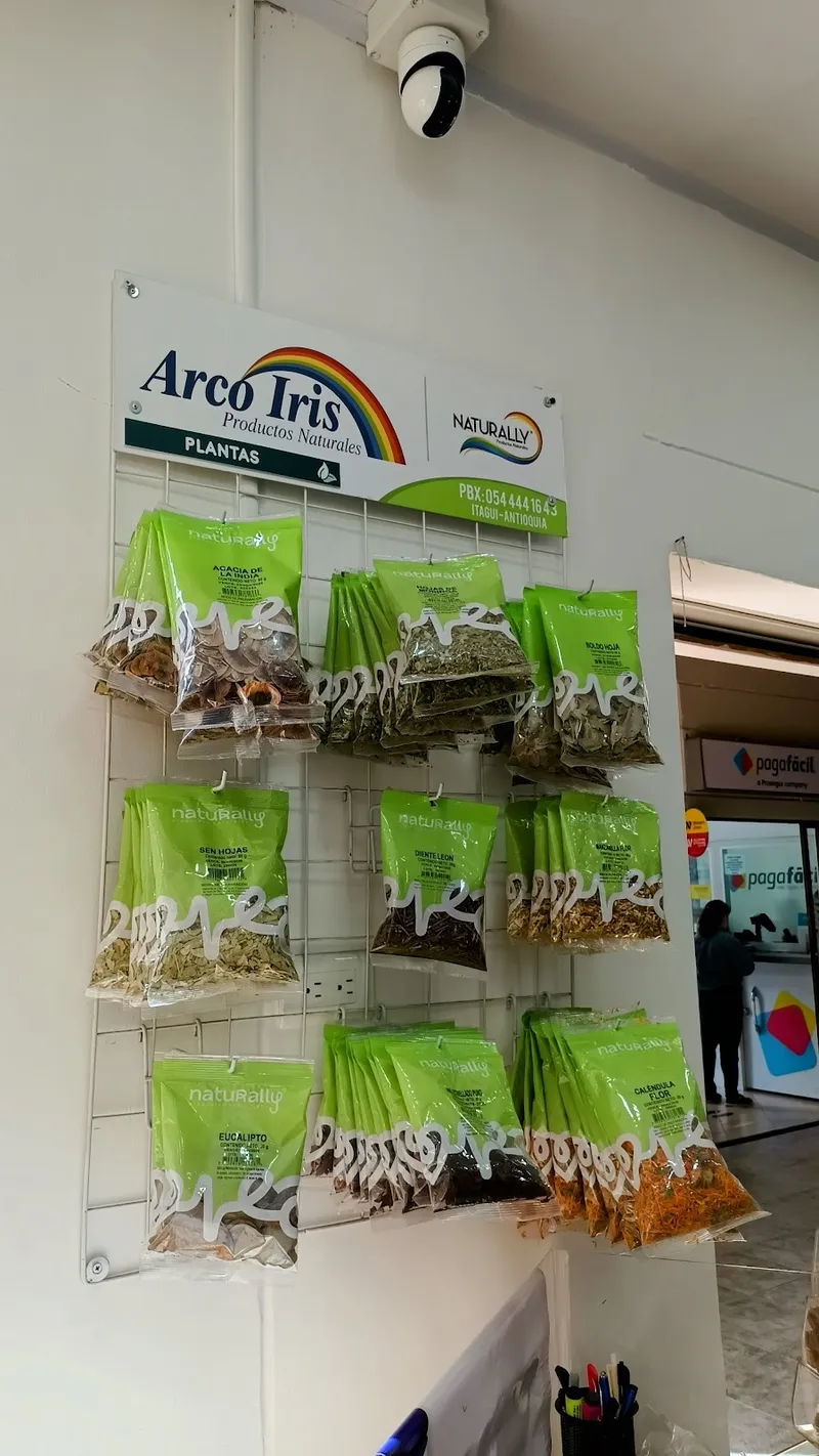 Interior de tienda naturista MOLI POBLADO en Medellín