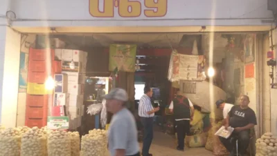 Interior de tienda naturista Mundo natural en Ciudad de México