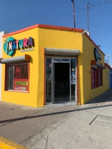 Interior de tienda naturista Natura Casa Naturista en Delicias