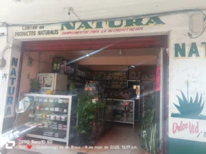 Interior de tienda naturista Natura Centro de productos naturales en Chilpancingo de los Bravo