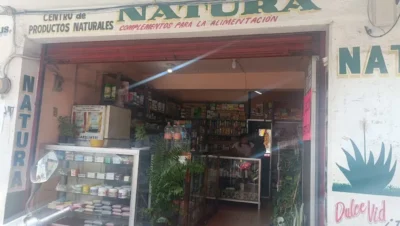 Interior de tienda naturista Natura Centro de productos naturales en Chilpancingo de los Bravo
