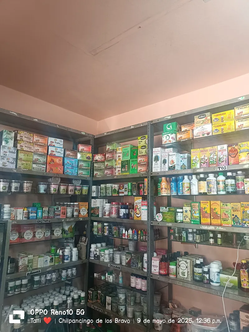 Interior de tienda naturista Natura Centro de productos naturales en Chilpancingo de los Bravo