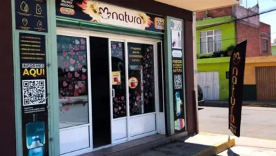 Interior de tienda naturista Natura Cholula en San Pedro Cholula