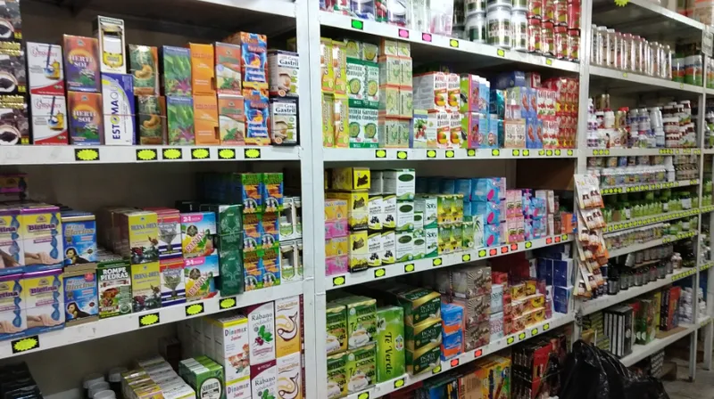 Interior de tienda naturista Natura Life la Guadalupana en Ciudad de México