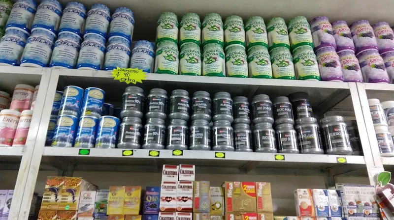 Interior de tienda naturista Natura Life la Guadalupana en Ciudad de México