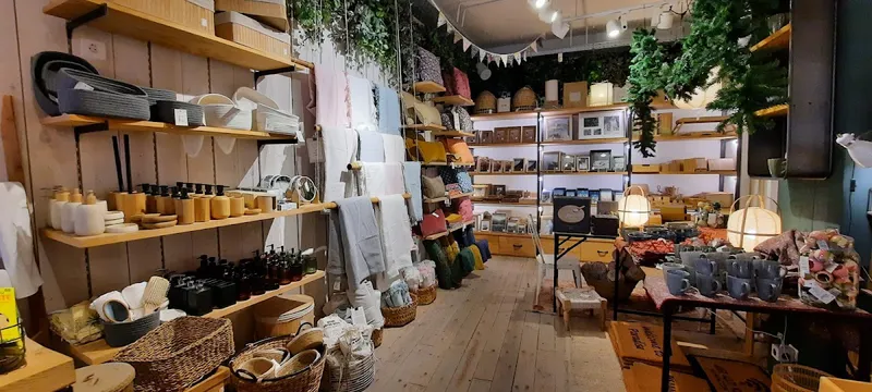Interior de tienda naturista Natura en Málaga