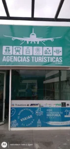 Interior de tienda naturista Natura Viajes By Fraveo en Monterrey