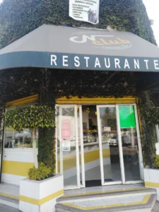 Interior de tienda naturista Natural Club en Ciudad de México