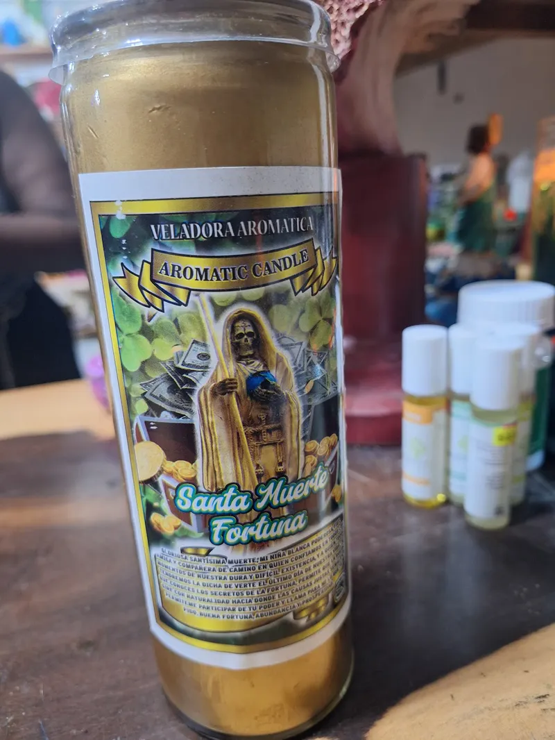 Interior de tienda naturista Natural Supplement Store Mi Tiendita Natural Botanica en Tulum