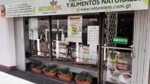 Interior de tienda naturista Naturalem en Ciudad de Guatemala