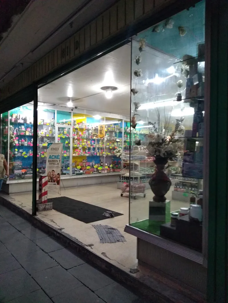 Interior de tienda naturista Naturista Empacadora Yerbamex en Ciudad de México