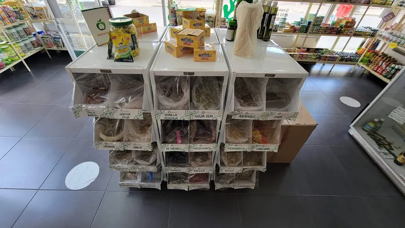 Interior de tienda naturista NatuZem Sucursal Victoria en Aguascalientes