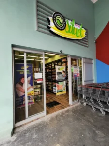 Interior de tienda naturista Nutrasiluet HEB victoria en Ciudad Victoria