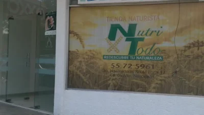 Interior de tienda naturista Nutri Todo en Naucalpan de Juárez