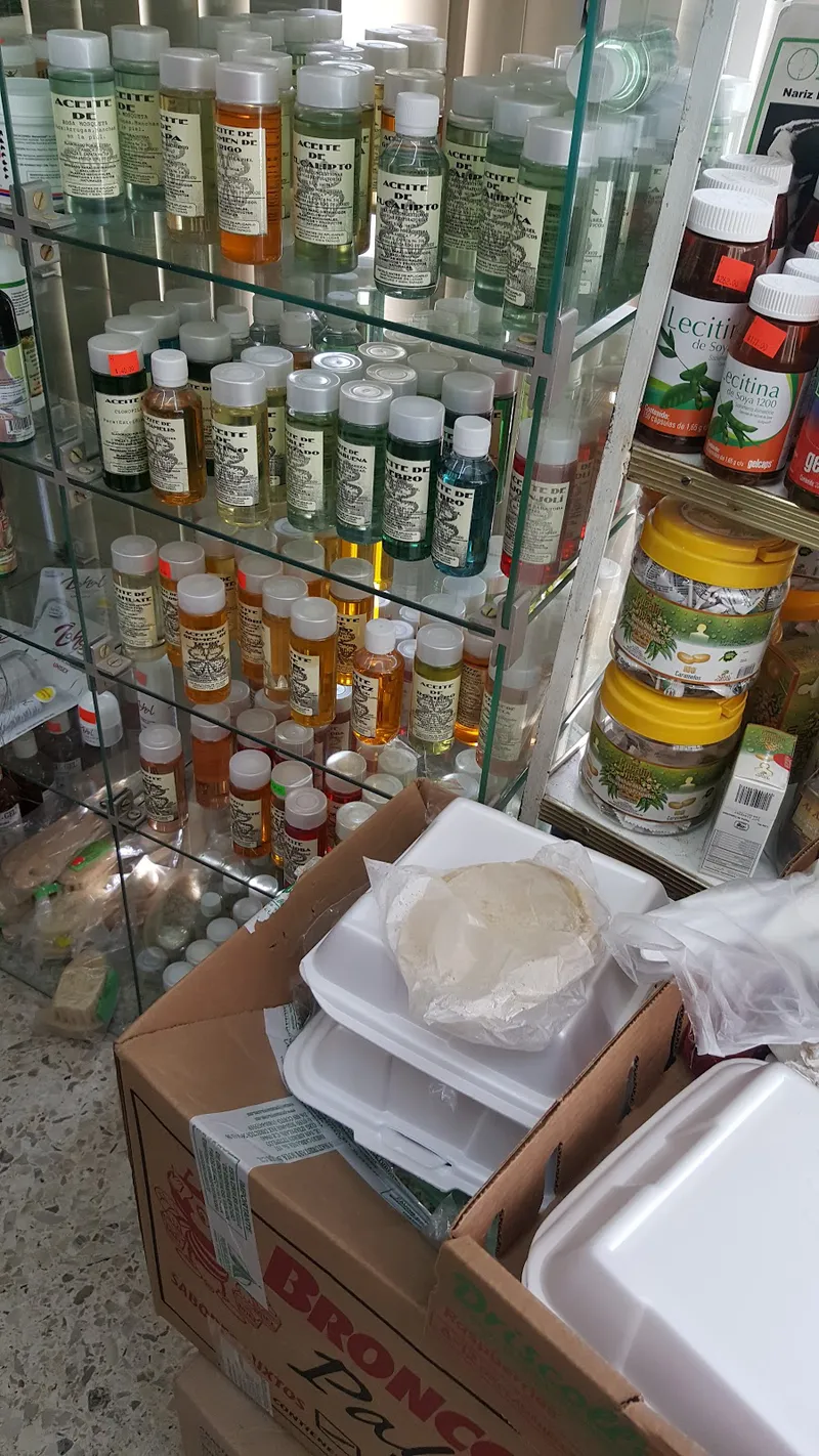 Interior de tienda naturista Nutri Todo en Naucalpan de Juárez