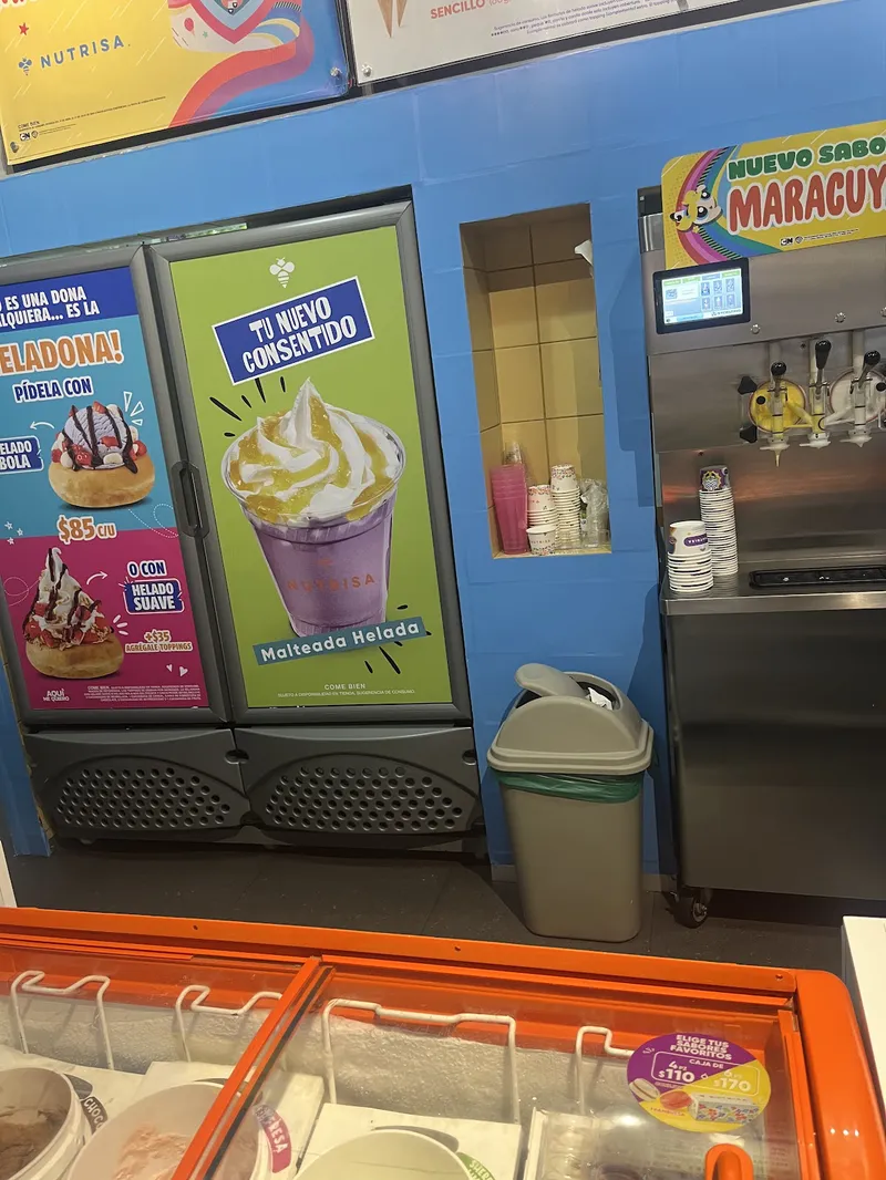 Interior de tienda naturista Nutrisa Vía Vallejo en Ciudad de México