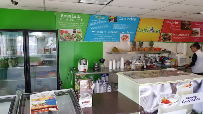 Interior de tienda naturista Nutrivida en Cuauhtémoc