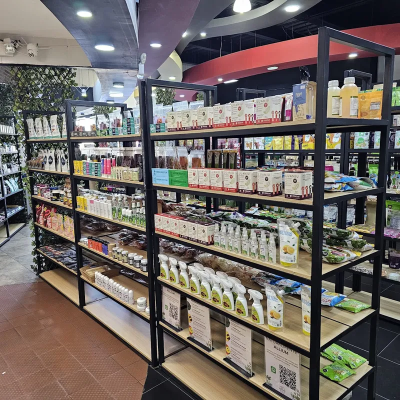 Interior de tienda naturista Orgánico y Sano Juriquilla en Juriquilla