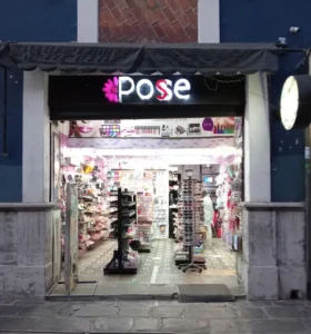 Interior de tienda naturista Posse Cosméticos en Heroica Puebla de Zaragoza