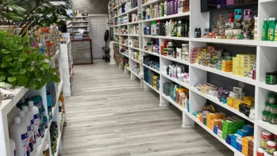 Interior de tienda naturista Productos Mexicanos Naturales en Santa Ana