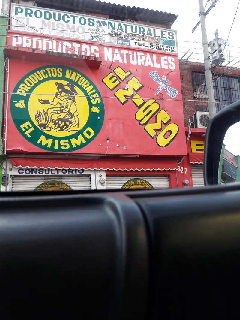 Interior de tienda naturista Productos Naturales El Mismo en Tuxtla Gutiérrez