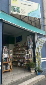 Interior de tienda naturista Super Herbal Tienda Naturista en Zamora de Hidalgo