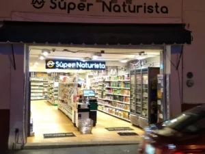 Interior de tienda naturista Super Mayoreo Naturista, S. A. de C. V. en Zacatecas