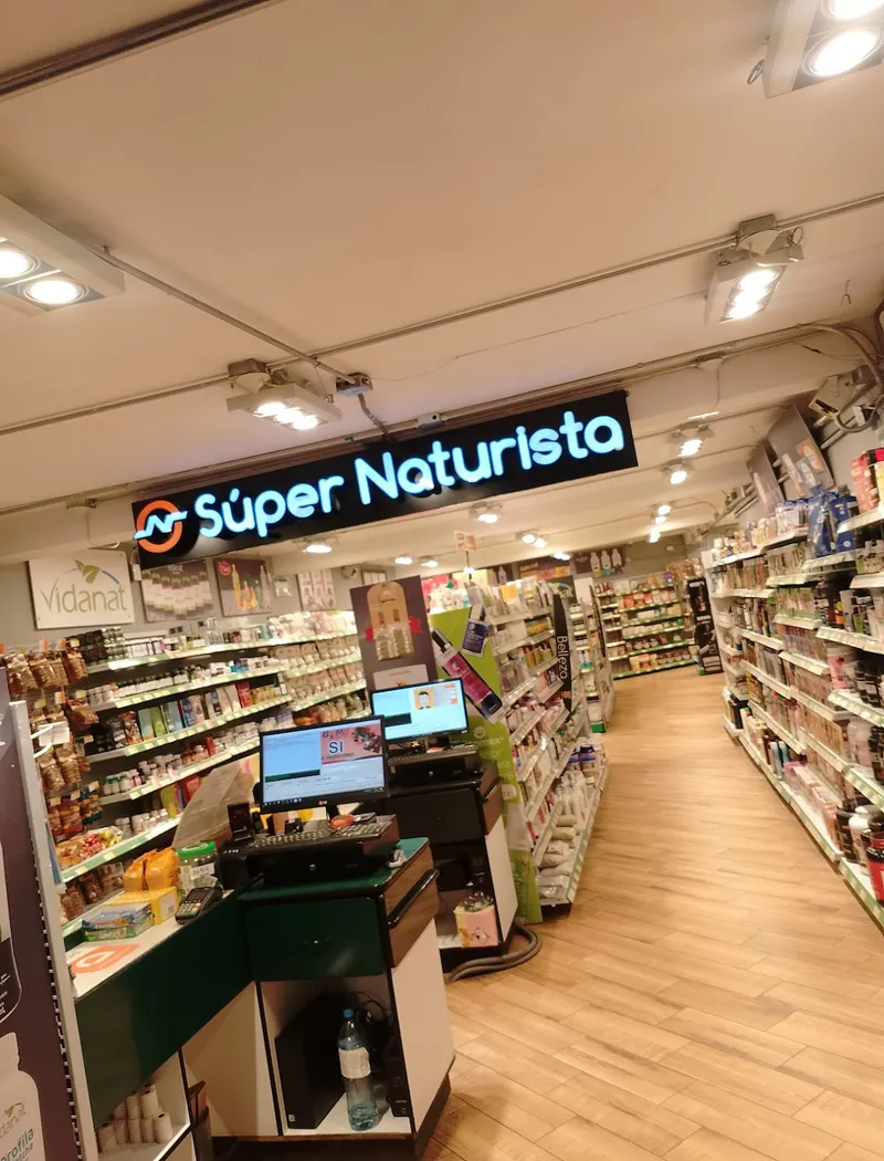 Interior de tienda naturista Super Mayoreo Naturista, S. A. de C. V. en Zacatecas
