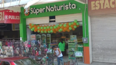 Interior de tienda naturista Súper Naturista en Acapulco de Juárez