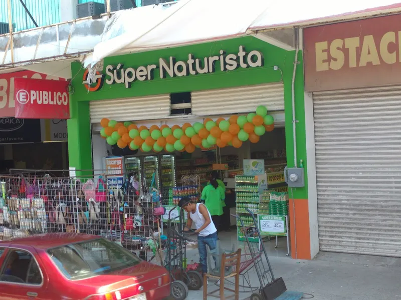 Interior de tienda naturista Súper Naturista en Acapulco de Juárez