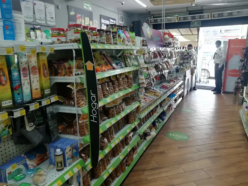 Interior de tienda naturista Súper Naturista en Acapulco de Juárez